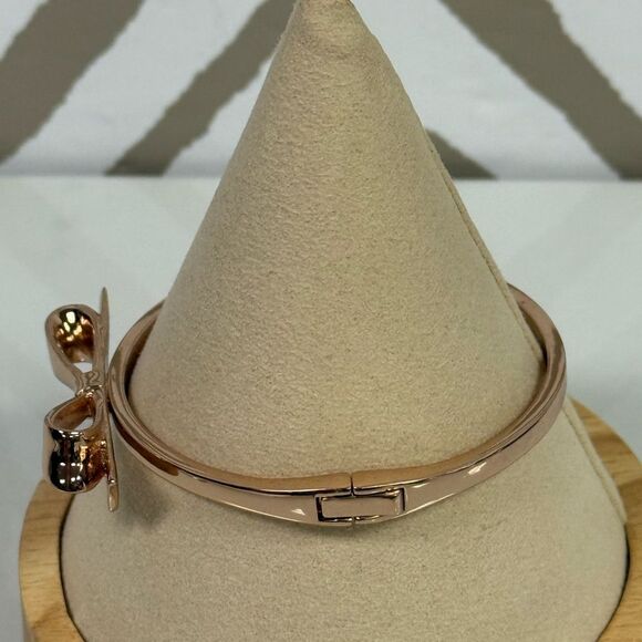 Kate Spade Take A Bow & Lady Marmalade Hinge Bracelet Set - Picture 3 of 8